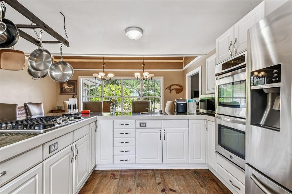 На продажу: $975,000 (5 спален, 4 ванн, 4418 Квадратных фут)