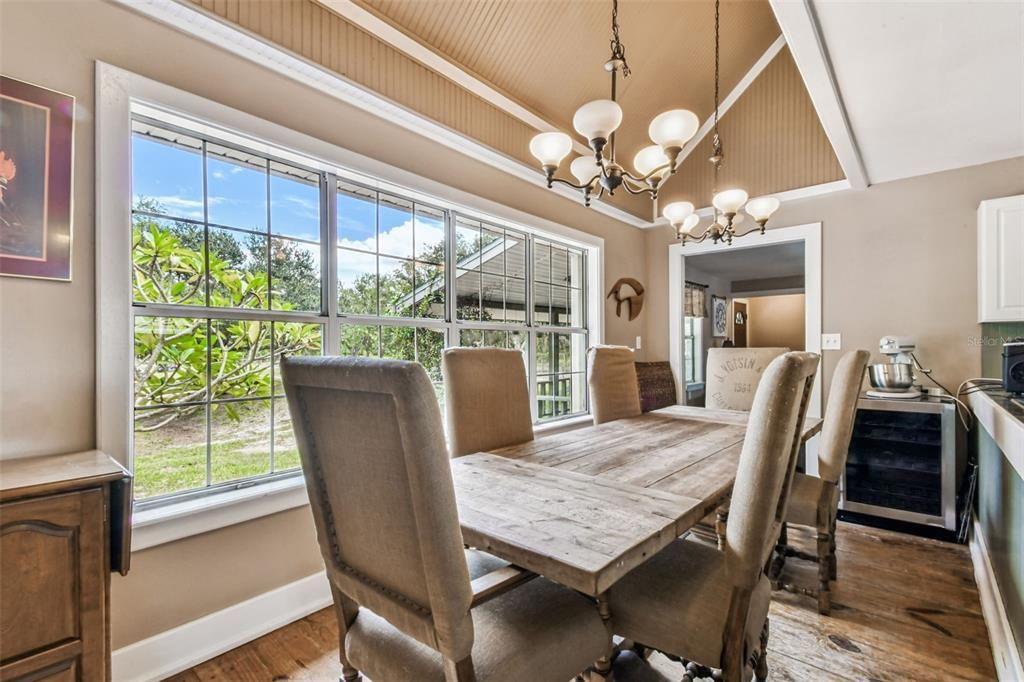 На продажу: $975,000 (5 спален, 4 ванн, 4418 Квадратных фут)