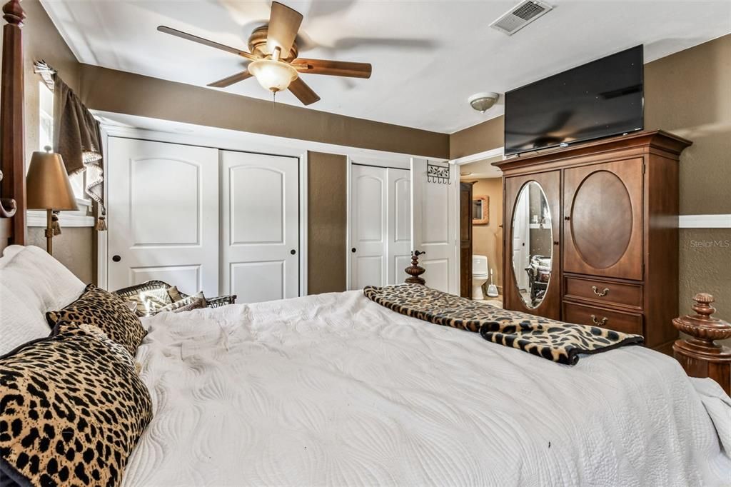 На продажу: $975,000 (5 спален, 4 ванн, 4418 Квадратных фут)