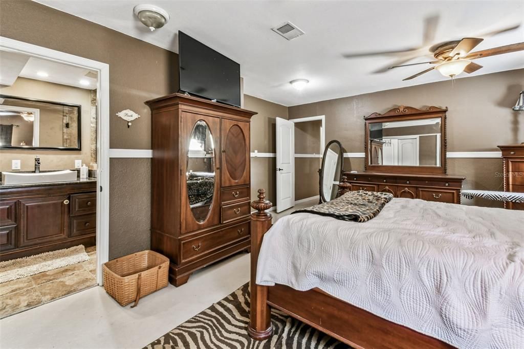 На продажу: $975,000 (5 спален, 4 ванн, 4418 Квадратных фут)