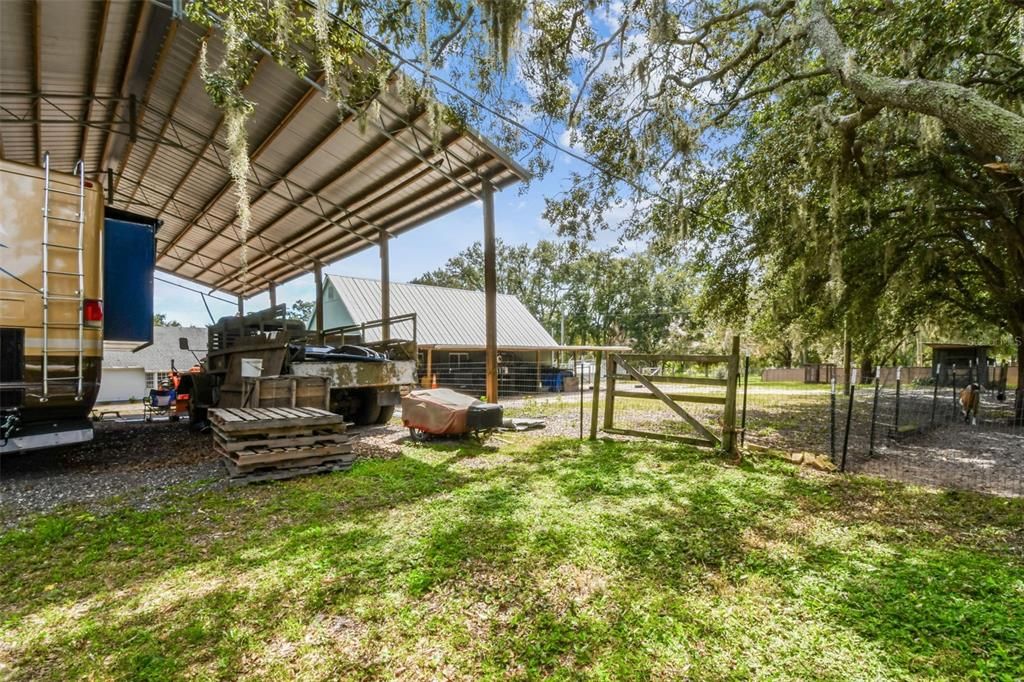 На продажу: $975,000 (5 спален, 4 ванн, 4418 Квадратных фут)