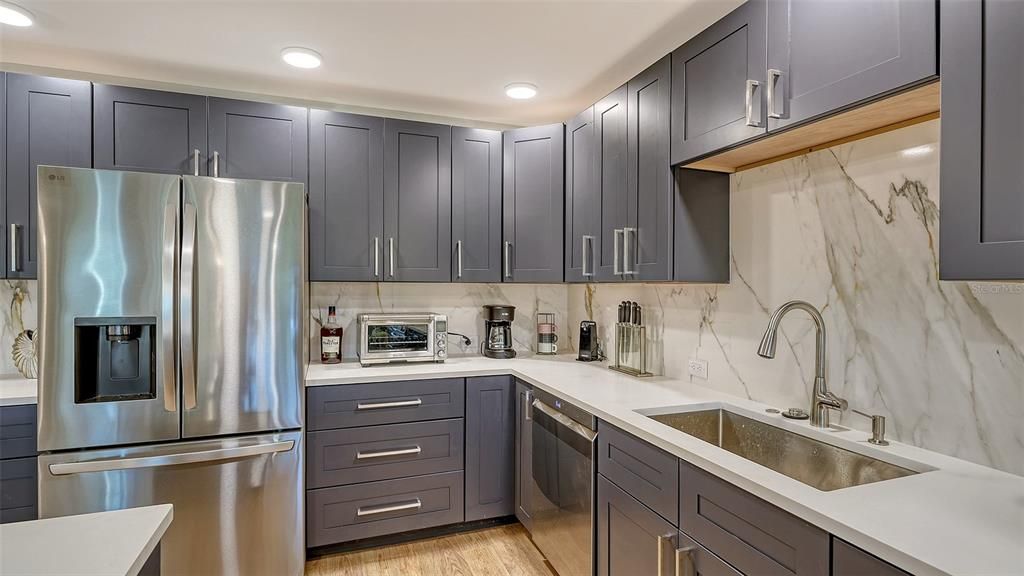 出租: $9,000 (2 贝兹, 2 浴室, 1561 平方英尺)