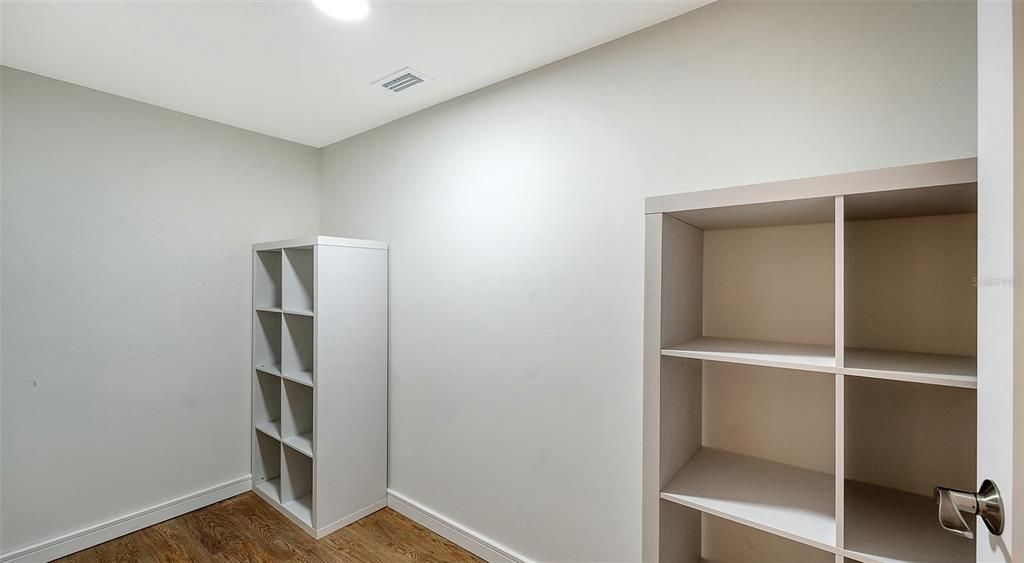 出租: $9,000 (2 贝兹, 2 浴室, 1561 平方英尺)