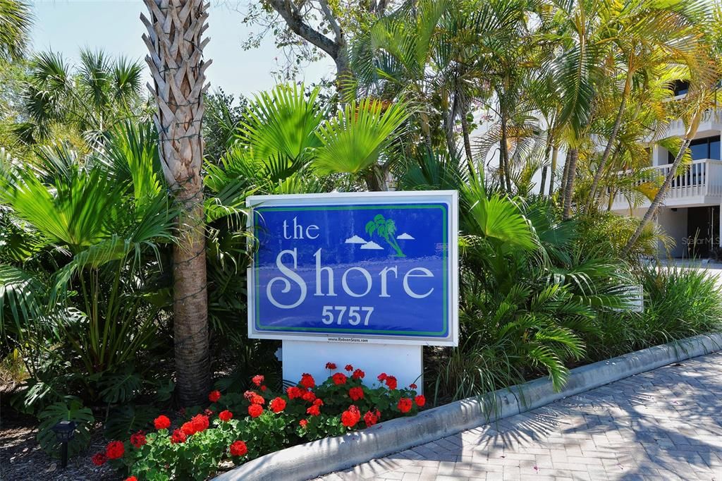 出租: $9,000 (2 贝兹, 2 浴室, 1561 平方英尺)