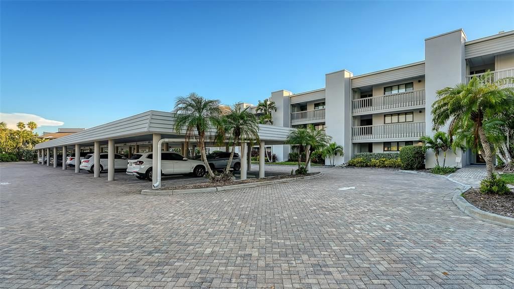 出租: $9,000 (2 贝兹, 2 浴室, 1561 平方英尺)