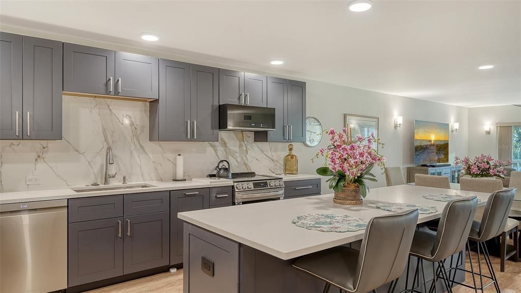 出租: $9,000 (2 贝兹, 2 浴室, 1561 平方英尺)