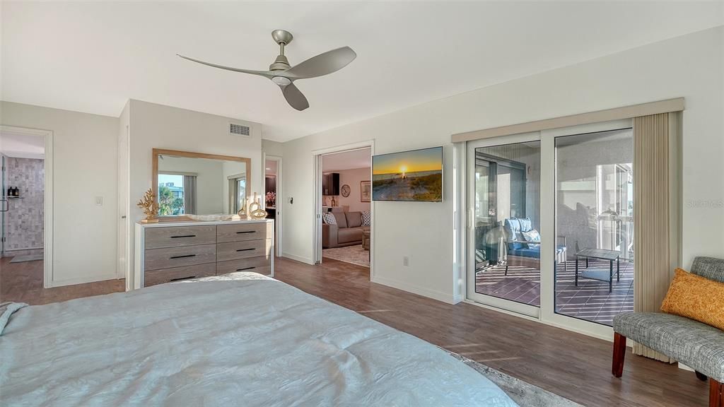 出租: $9,000 (2 贝兹, 2 浴室, 1561 平方英尺)