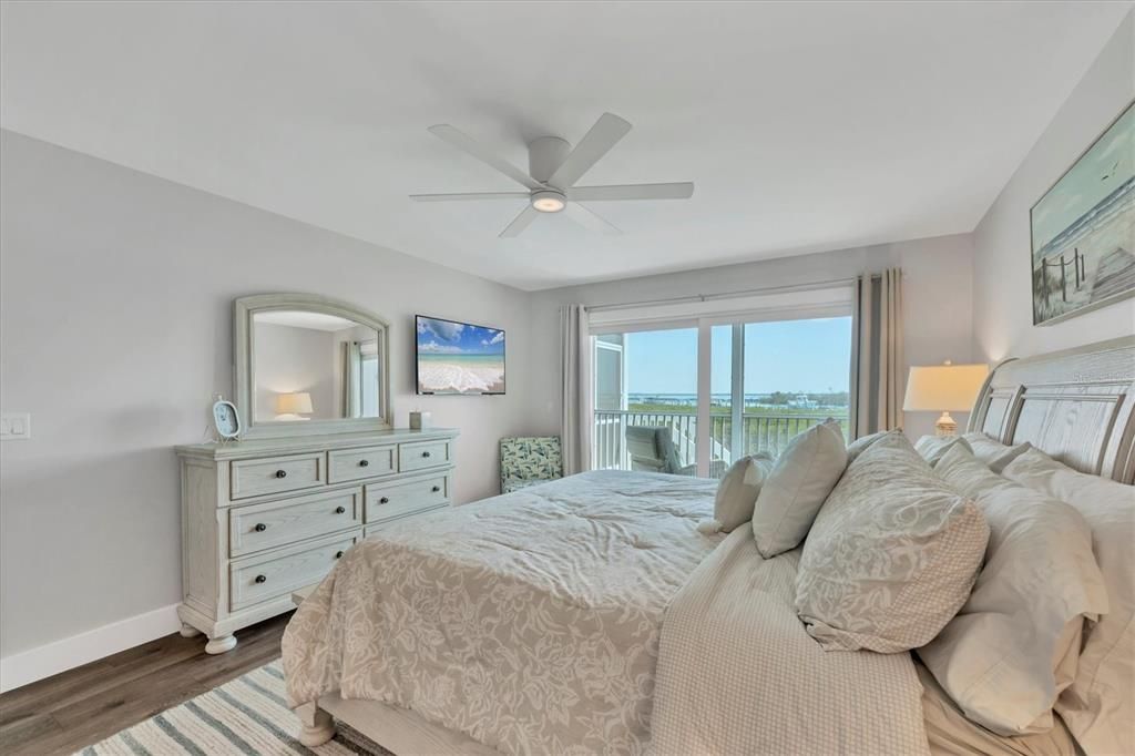 出租: $3,200 (2 贝兹, 2 浴室, 1248 平方英尺)