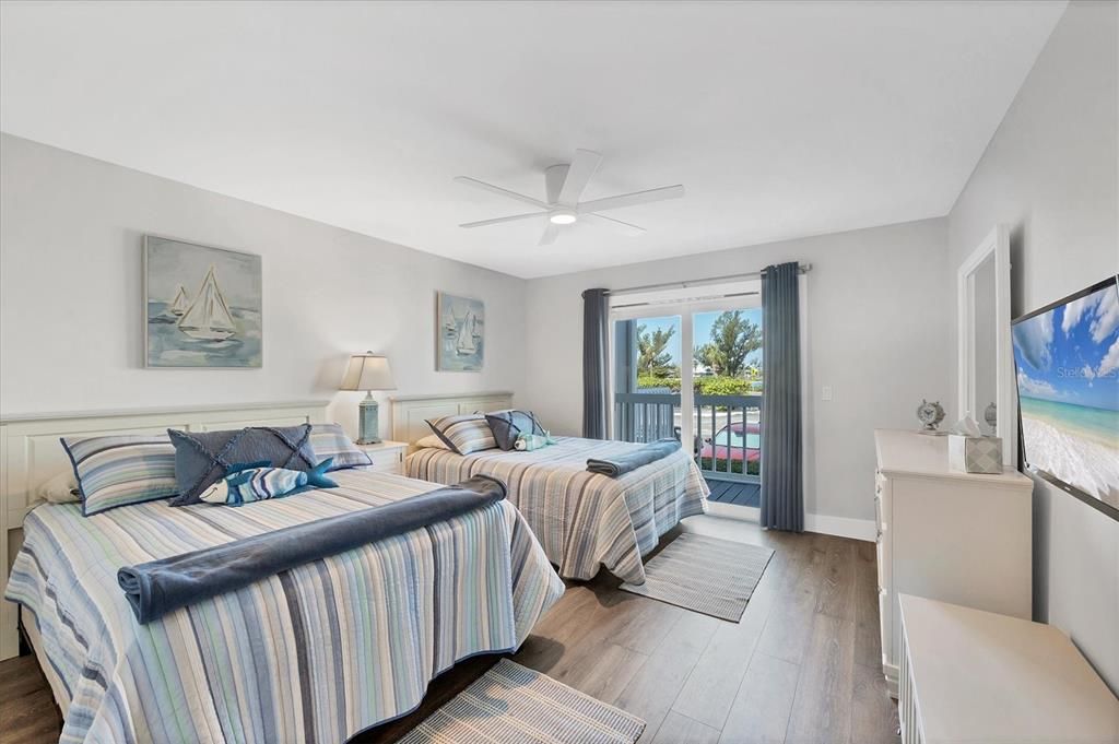 出租: $3,200 (2 贝兹, 2 浴室, 1248 平方英尺)