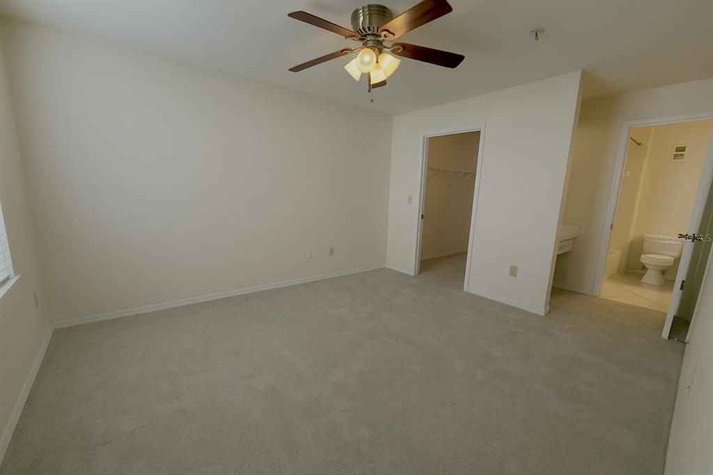 For Sale: $155,000 (1 beds, 1 baths, 847 Square Feet)