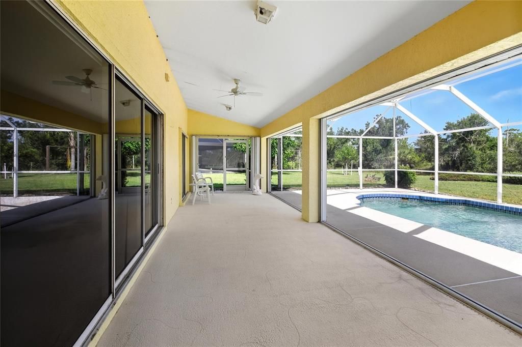 На продажу: $349,900 (3 спален, 2 ванн, 1986 Квадратных фут)