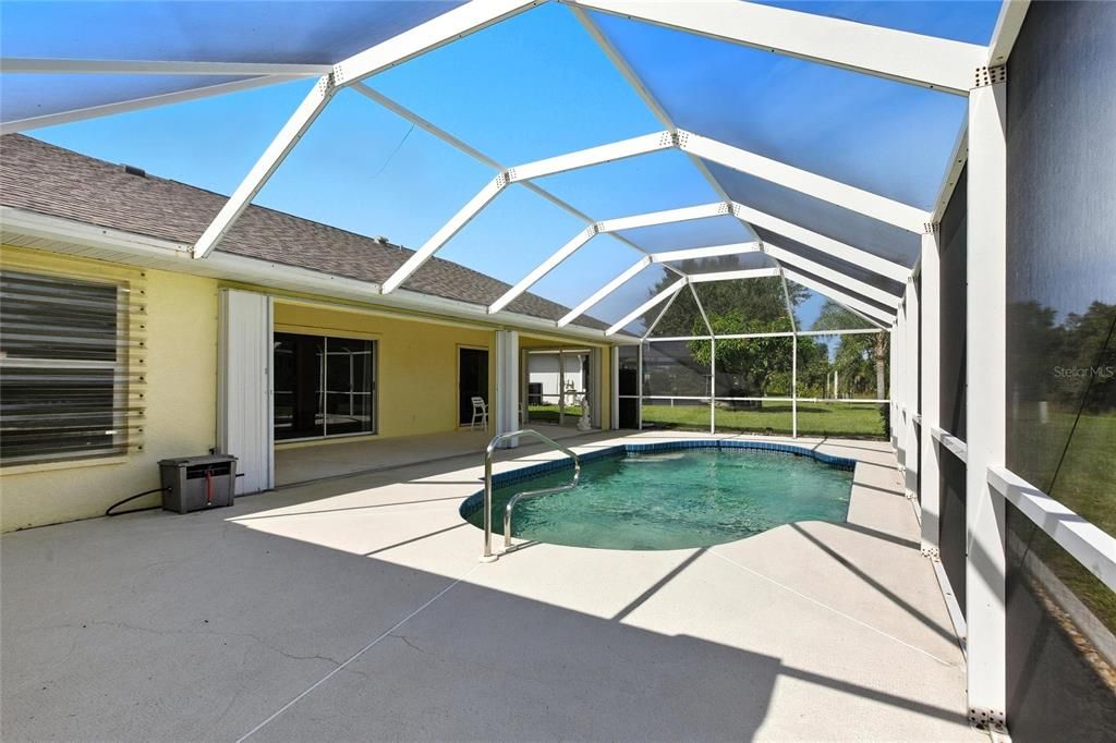 На продажу: $349,900 (3 спален, 2 ванн, 1986 Квадратных фут)