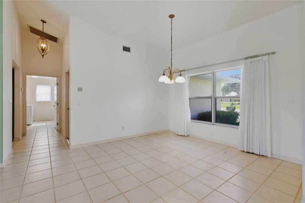 На продажу: $349,900 (3 спален, 2 ванн, 1986 Квадратных фут)