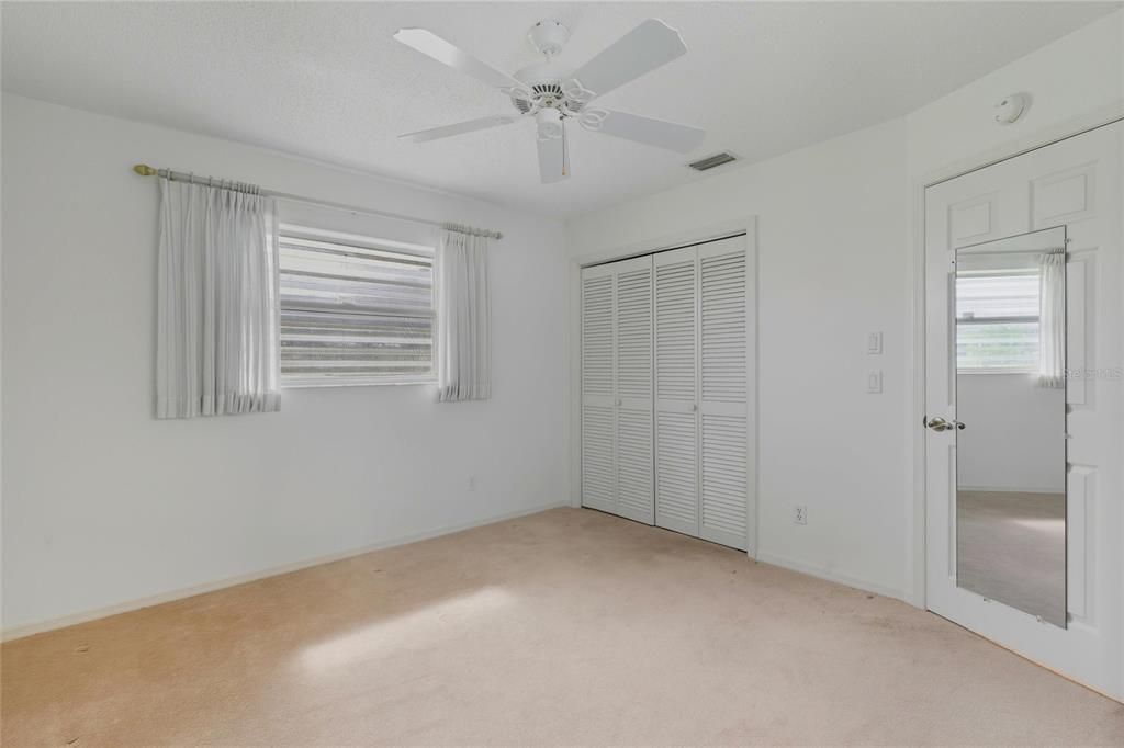 На продажу: $349,900 (3 спален, 2 ванн, 1986 Квадратных фут)