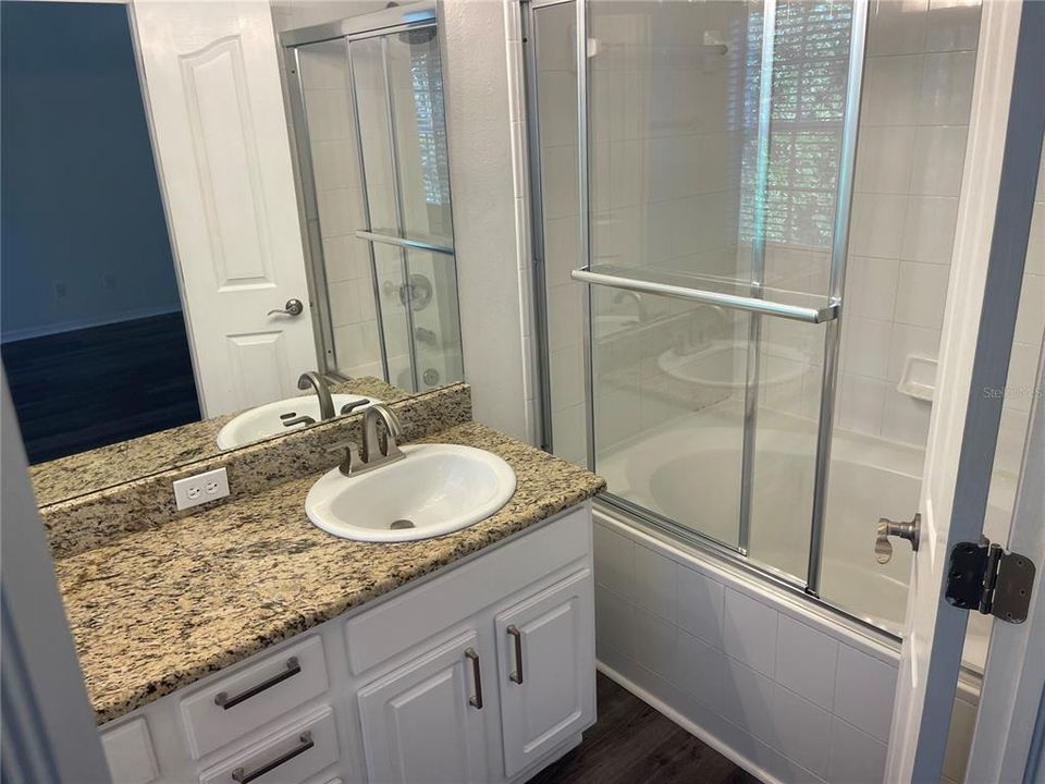 Под контрактом: $3,000 (3 спален, 2 ванн, 1714 Квадратных фут)