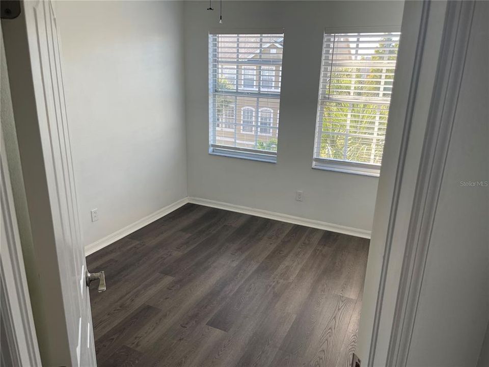 Под контрактом: $3,000 (3 спален, 2 ванн, 1714 Квадратных фут)