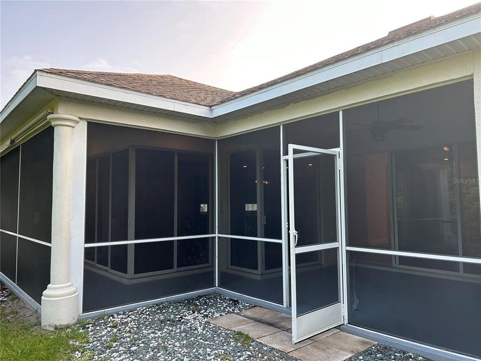 For Rent: $4,000 (5 beds, 2 baths, 3181 Square Feet)