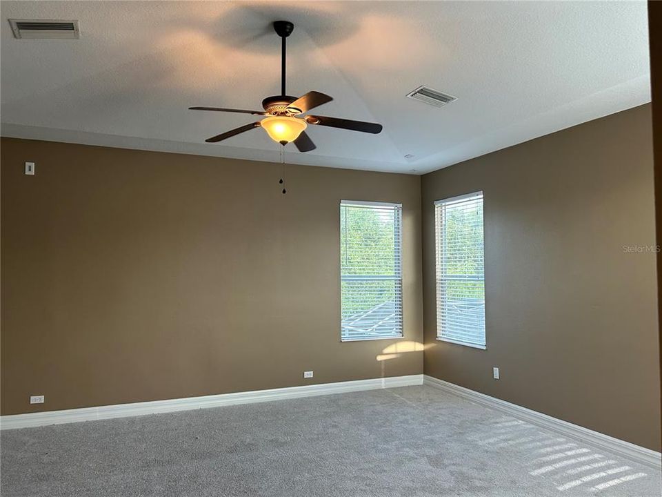 For Rent: $4,000 (5 beds, 2 baths, 3181 Square Feet)