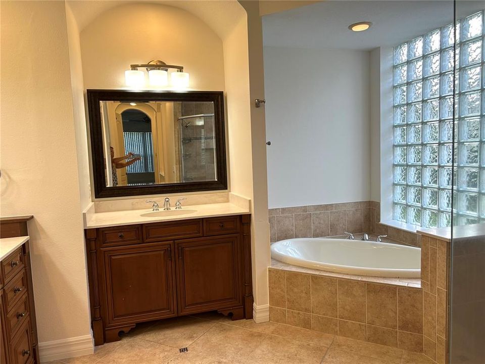 For Rent: $4,000 (5 beds, 2 baths, 3181 Square Feet)