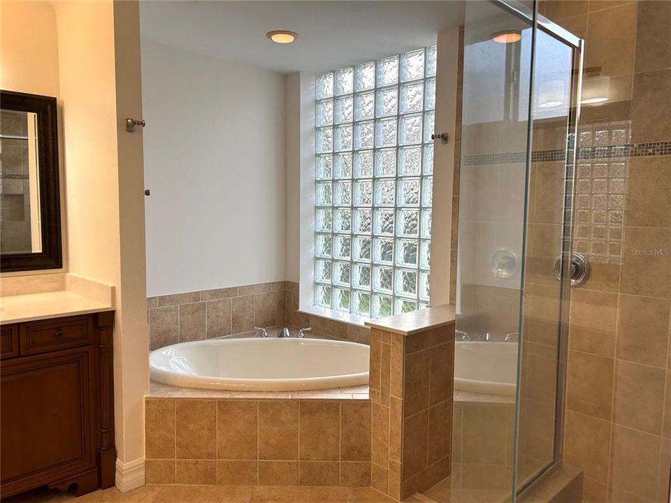 For Rent: $4,000 (5 beds, 2 baths, 3181 Square Feet)