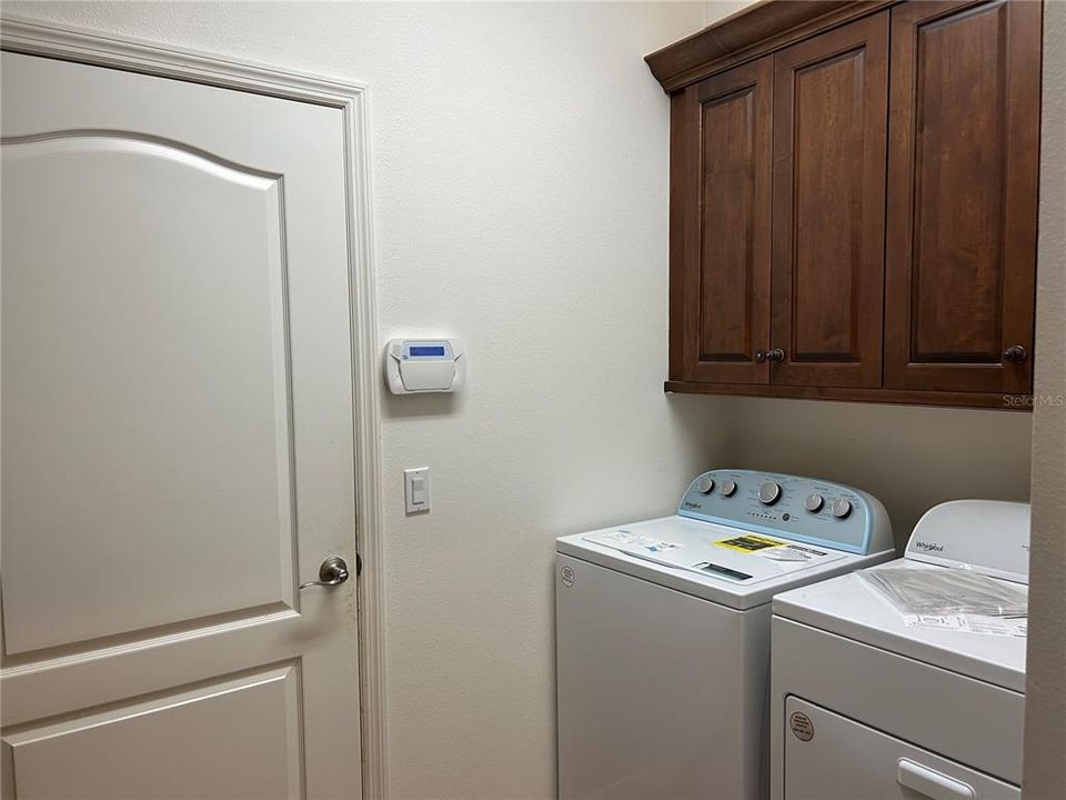 For Rent: $4,000 (5 beds, 2 baths, 3181 Square Feet)