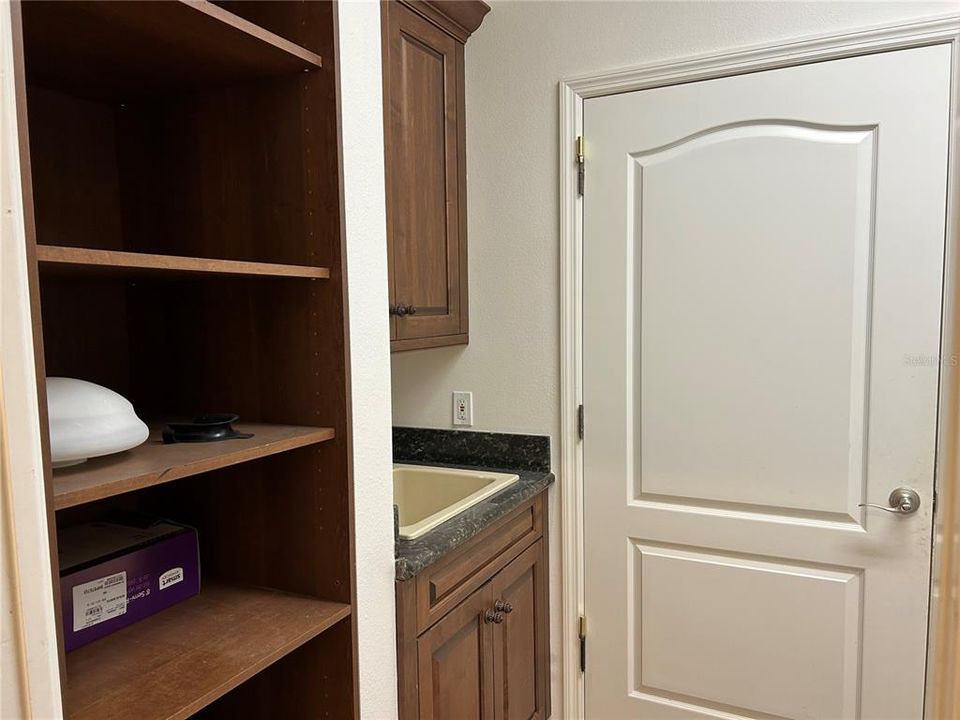 For Rent: $4,000 (5 beds, 2 baths, 3181 Square Feet)