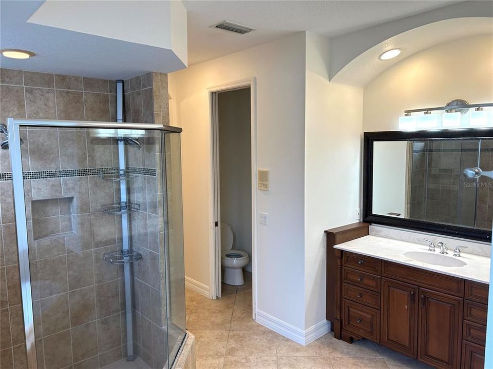 For Rent: $4,000 (5 beds, 2 baths, 3181 Square Feet)