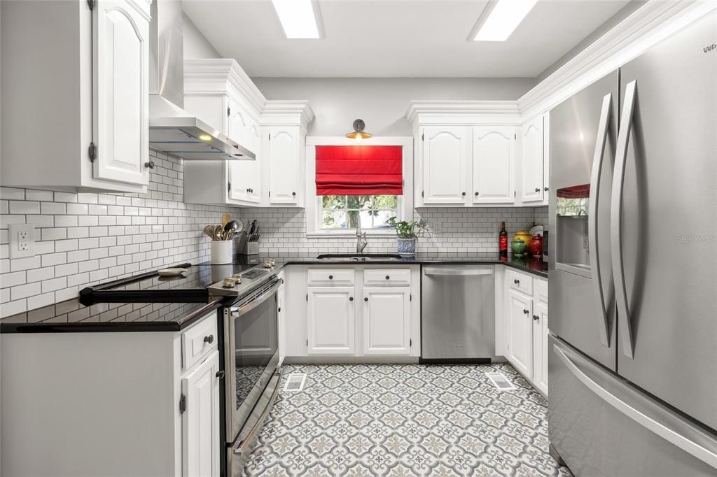 For Sale: $460,000 (3 beds, 3 baths, 2150 Square Feet)