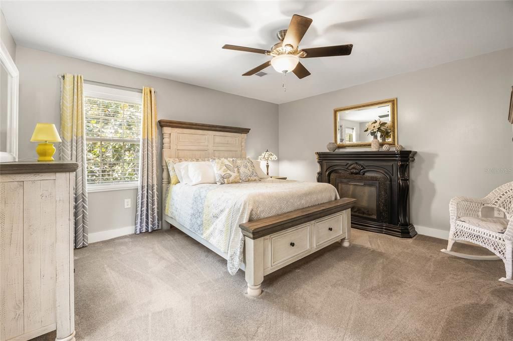 For Sale: $460,000 (3 beds, 3 baths, 2150 Square Feet)