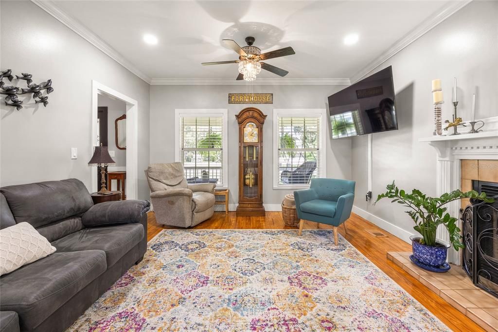 For Sale: $460,000 (3 beds, 3 baths, 2150 Square Feet)