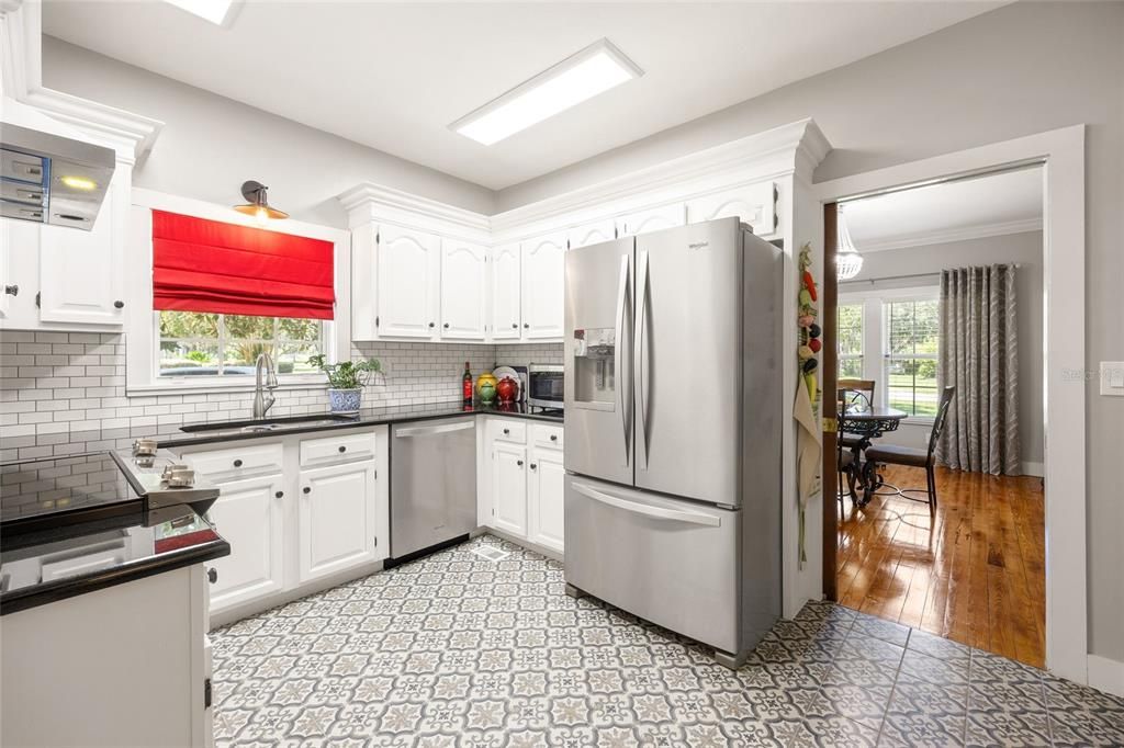 For Sale: $460,000 (3 beds, 3 baths, 2150 Square Feet)