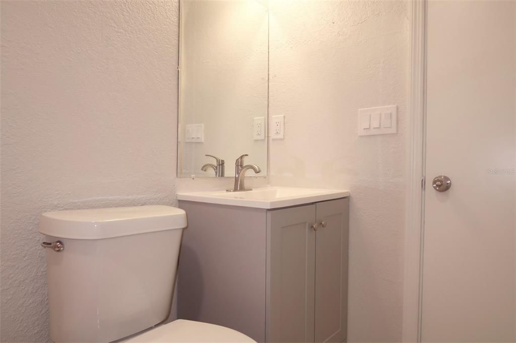 出租: $2,295 (3 贝兹, 1 浴室, 966 平方英尺)