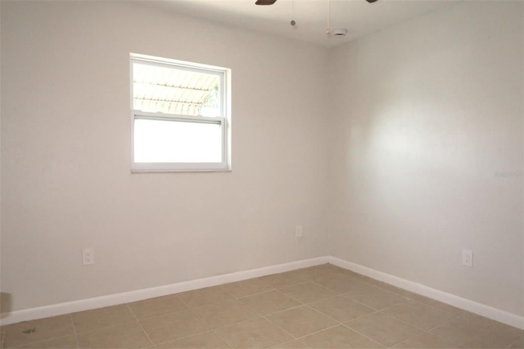 出租: $2,295 (3 贝兹, 1 浴室, 966 平方英尺)