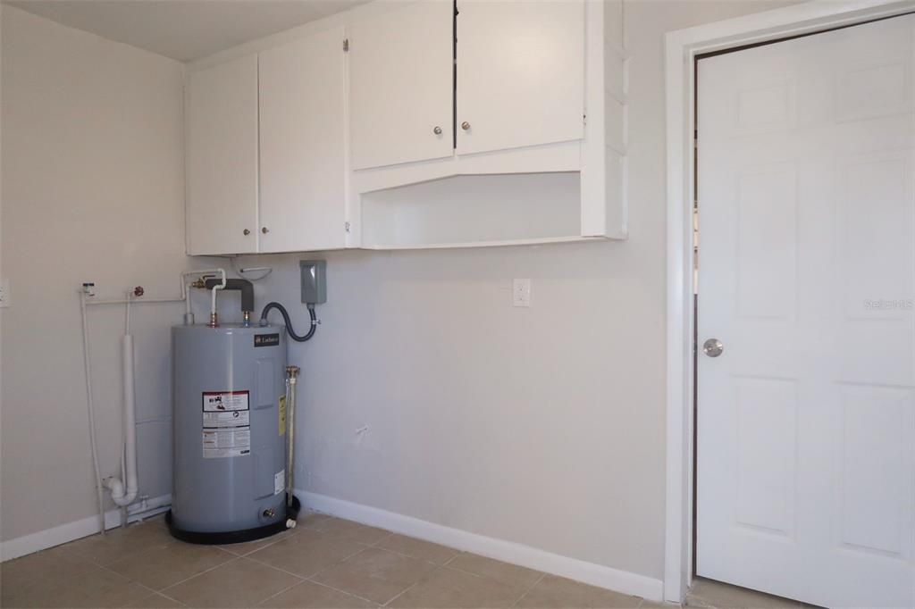 出租: $2,295 (3 贝兹, 1 浴室, 966 平方英尺)