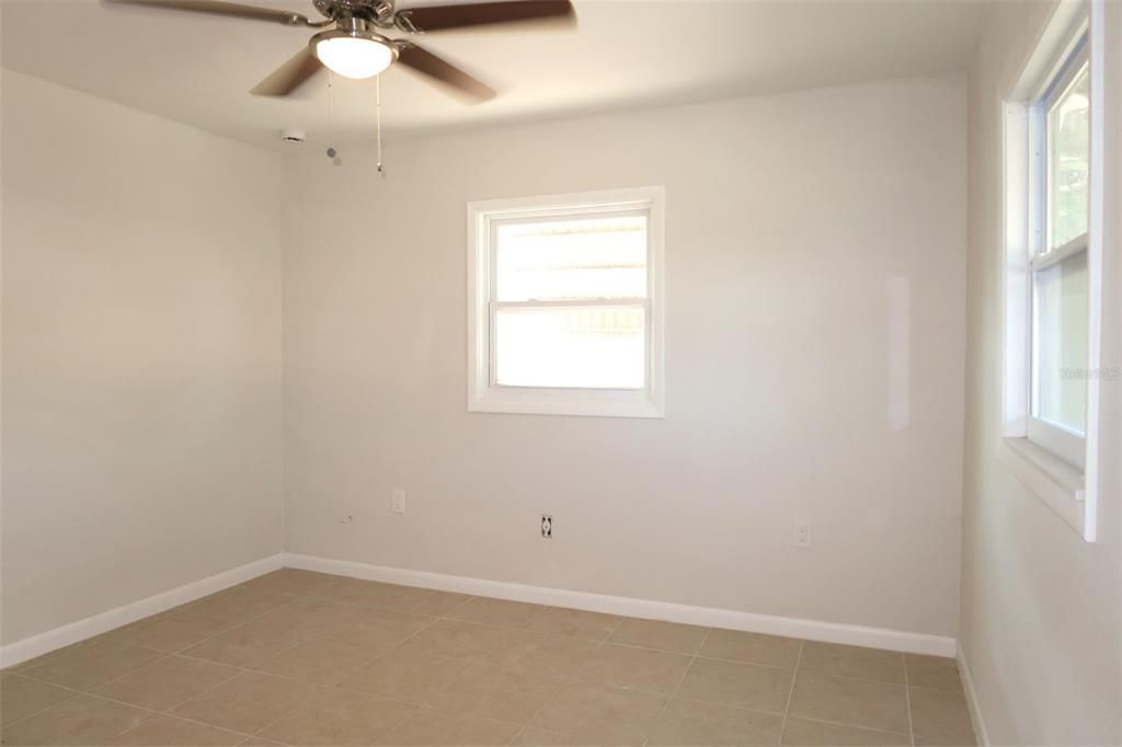 出租: $2,295 (3 贝兹, 1 浴室, 966 平方英尺)