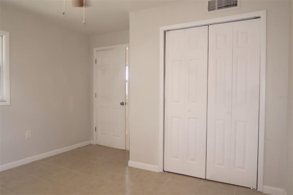 出租: $2,295 (3 贝兹, 1 浴室, 966 平方英尺)