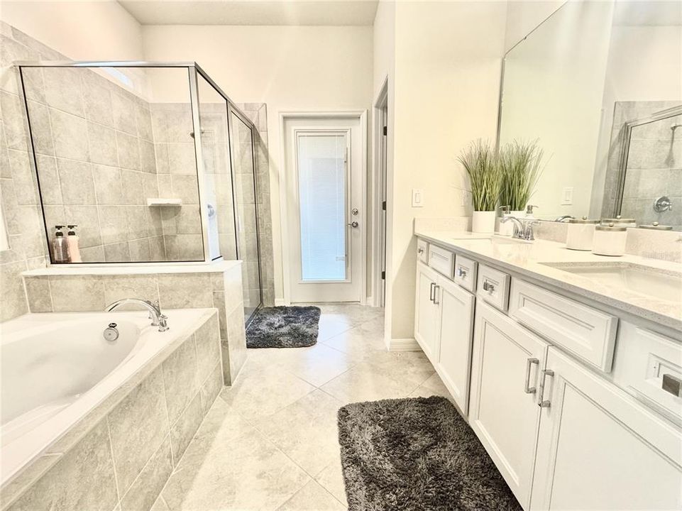 Active With Contract: $750,000 (7 beds, 5 baths, 3286 Square Feet)