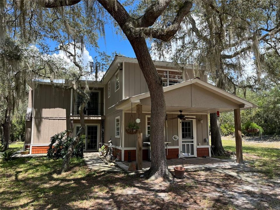 Recently Sold: $400,000 (3 beds, 2 baths, 1738 Square Feet)