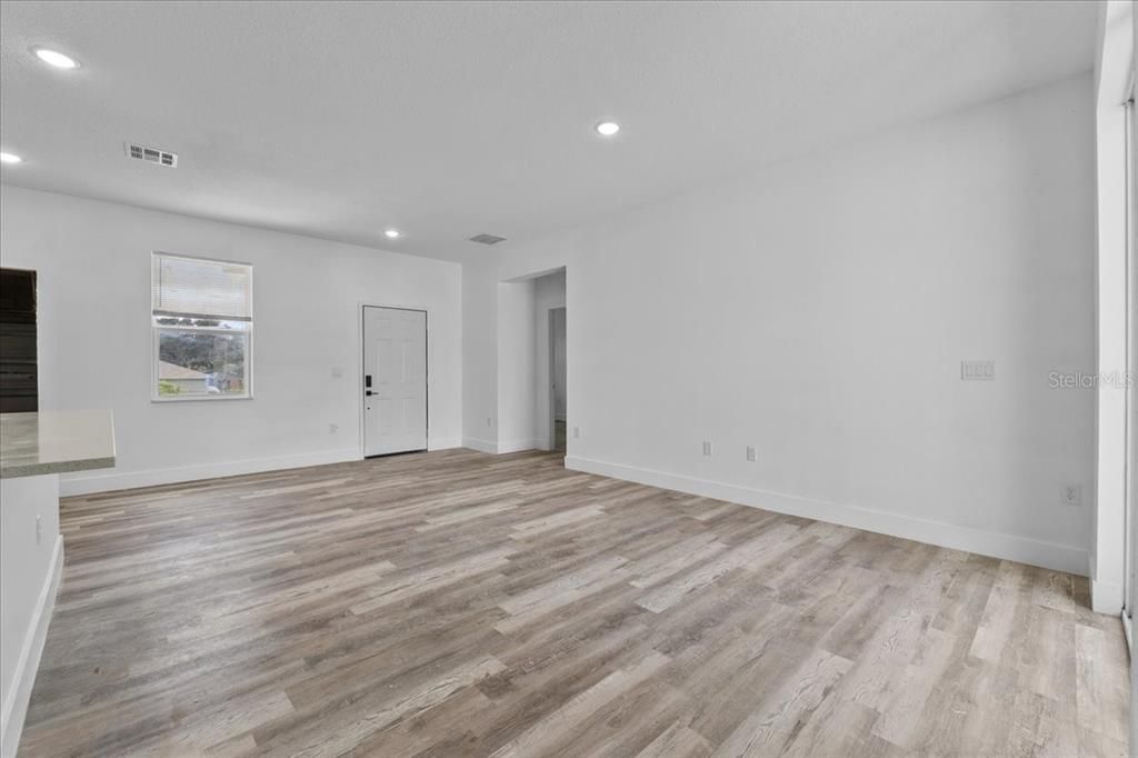 En Venta: $275,000 (3 camas, 2 baños, 1500 Pies cuadrados)