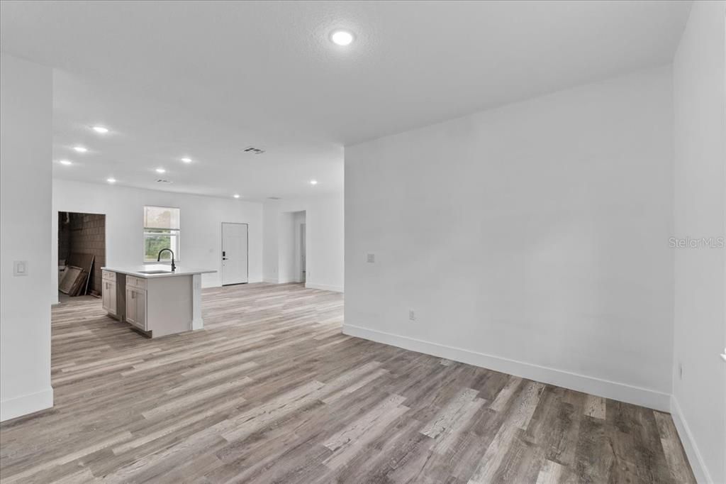 En Venta: $275,000 (3 camas, 2 baños, 1500 Pies cuadrados)