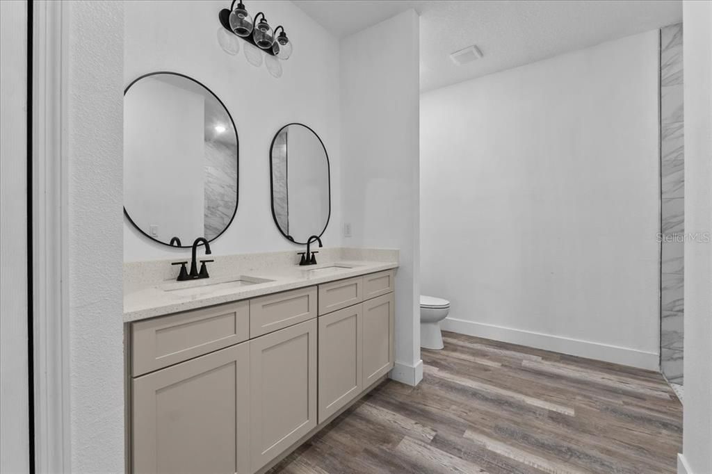 En Venta: $275,000 (3 camas, 2 baños, 1500 Pies cuadrados)