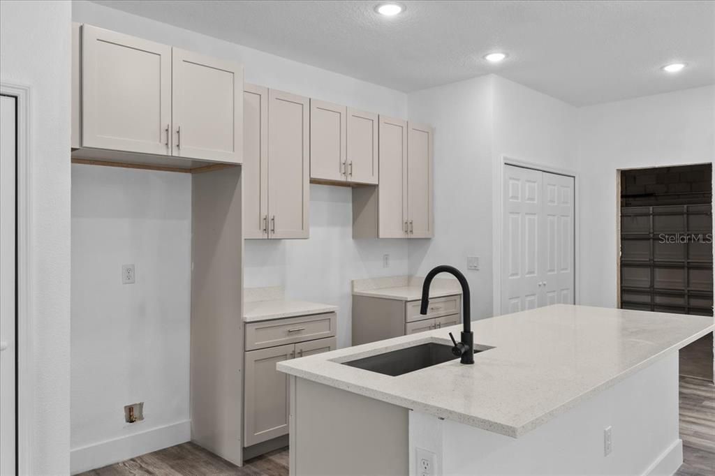 En Venta: $275,000 (3 camas, 2 baños, 1500 Pies cuadrados)