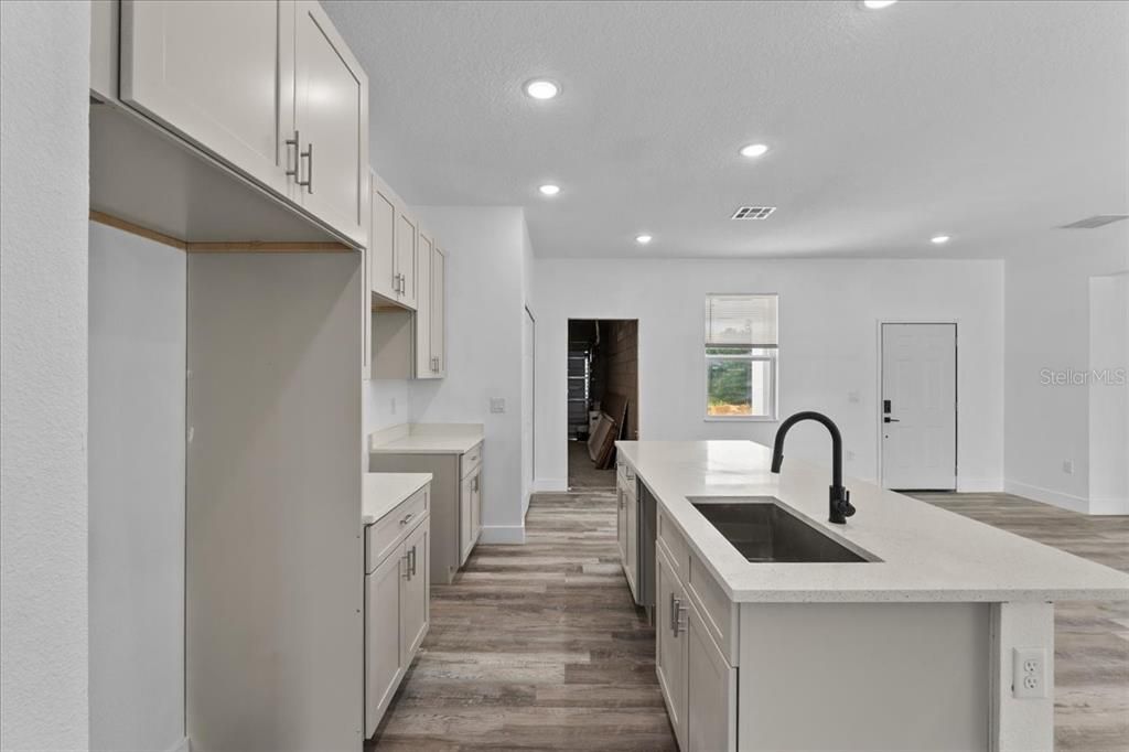 En Venta: $275,000 (3 camas, 2 baños, 1500 Pies cuadrados)