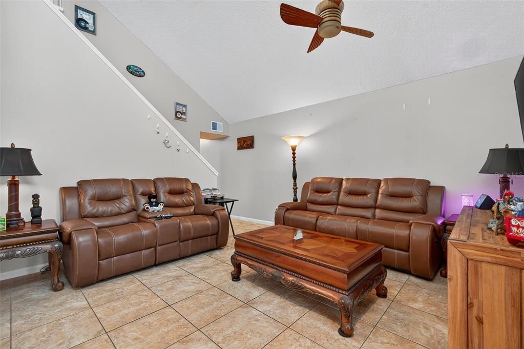 Active With Contract: $235,000 (3 beds, 2 baths, 1608 Square Feet)