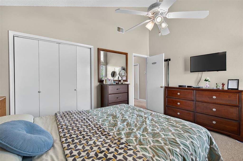 Active With Contract: $235,000 (3 beds, 2 baths, 1608 Square Feet)