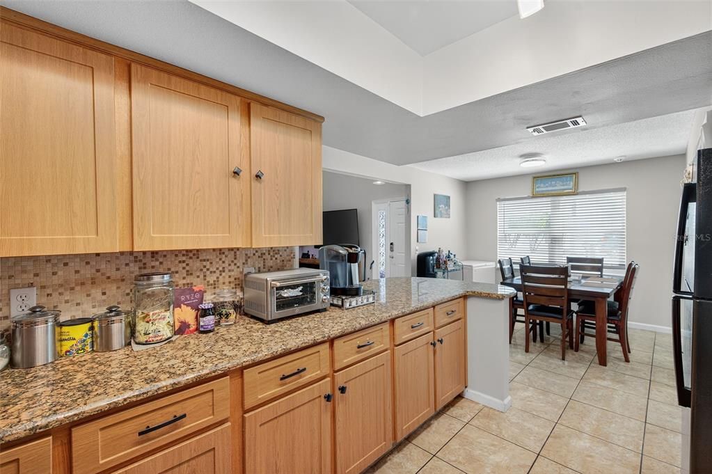 Active With Contract: $235,000 (3 beds, 2 baths, 1608 Square Feet)