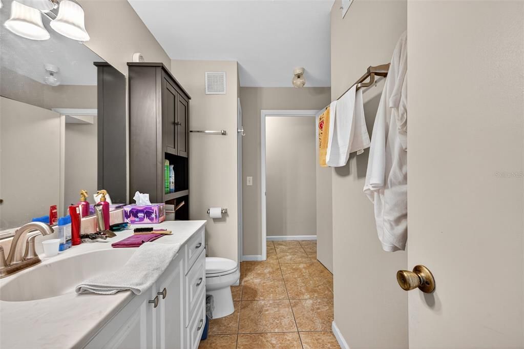 Active With Contract: $235,000 (3 beds, 2 baths, 1608 Square Feet)