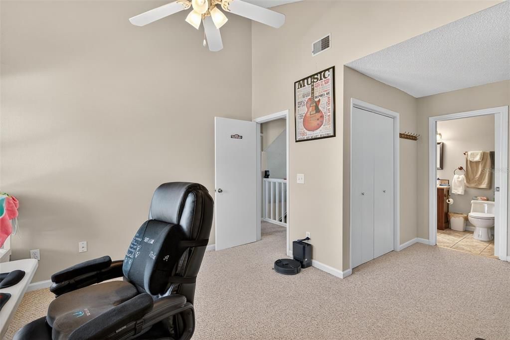 Active With Contract: $235,000 (3 beds, 2 baths, 1608 Square Feet)