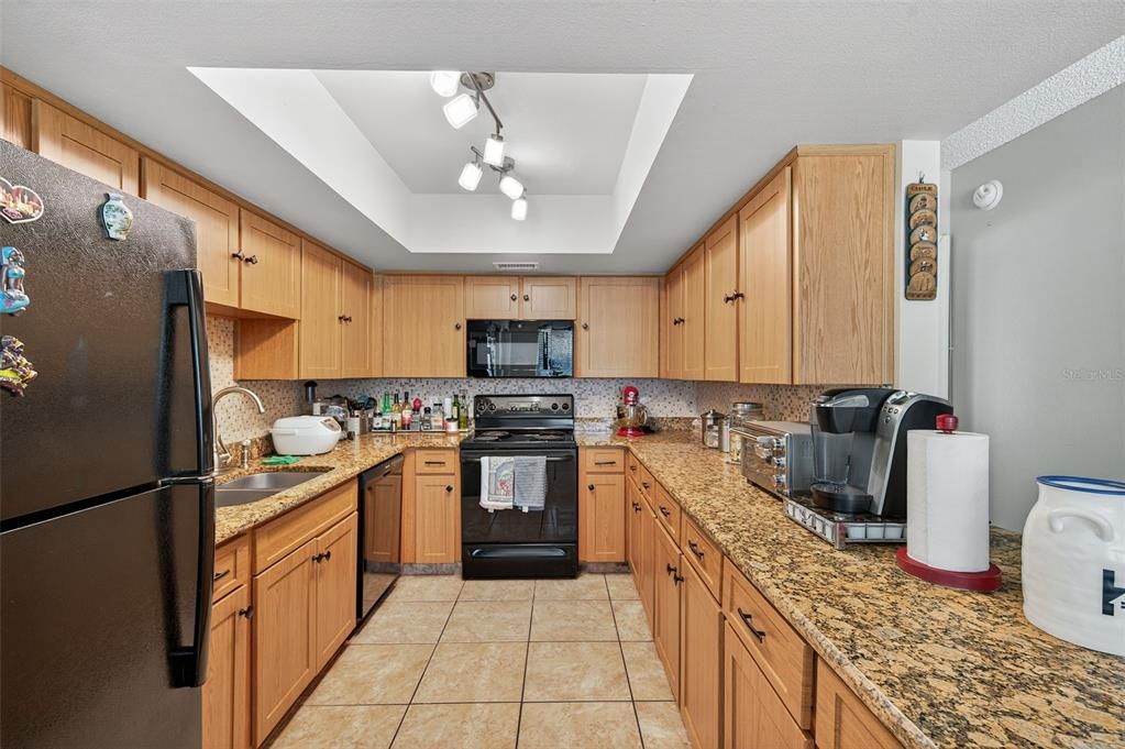 Active With Contract: $235,000 (3 beds, 2 baths, 1608 Square Feet)