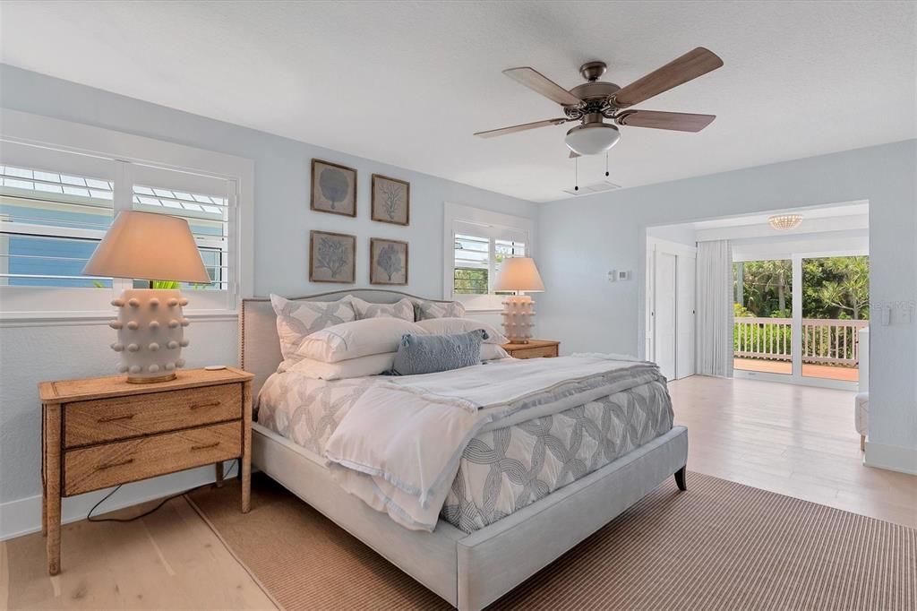 For Sale: $3,995,000 (3 beds, 2 baths, 2760 Square Feet)